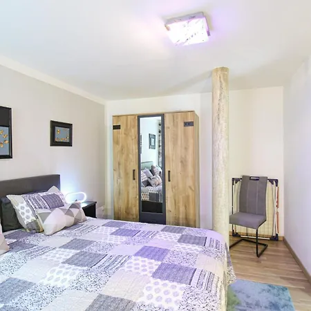 1 Bedroom Lovely In *