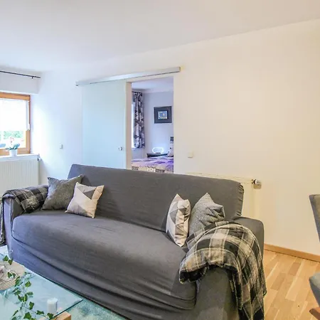 1 Bedroom Lovely In Διαμέρισμα