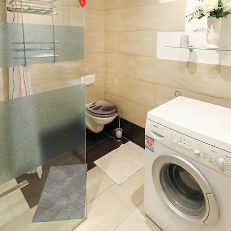 1 Bedroom Lovely In Διαμέρισμα *